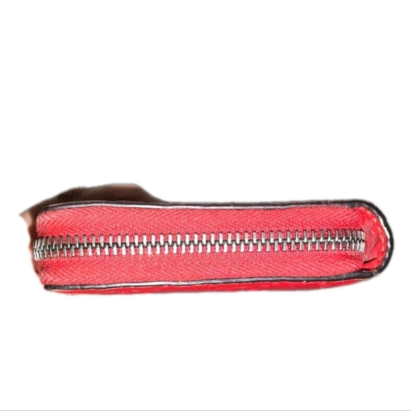 Authentic Gucci Red Embossed Patent Leather Wallet In EUC - Picture 4 of 8